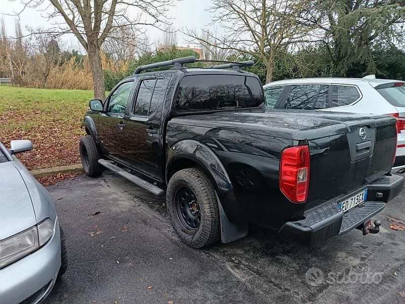 Nero Usata 2010 Nissan Navara Pick-up | 10.000 € (Super prezzo) - Immagine 1/4