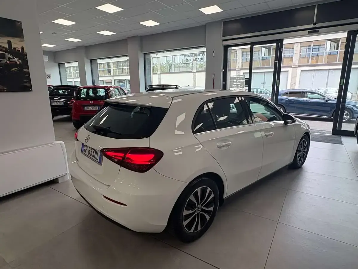 Usata Mercedes A180 Executive 136 CV (100 kW) 2023 Bianco Berlina