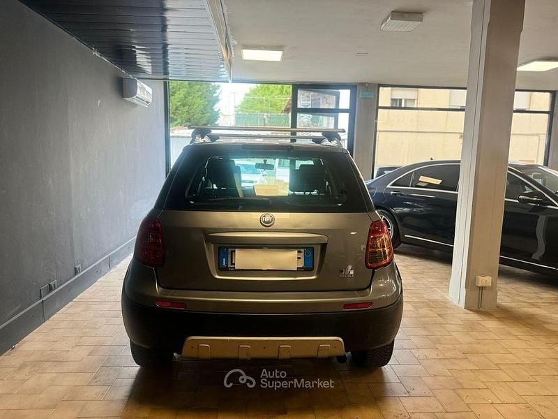 Usata Fiat Sedici 120 CV (88 kW) 2007 Oro SUV