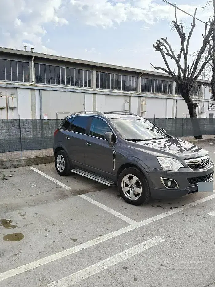Usata Opel Antara 163 CV (119 kW) 2012 Grigio SUV