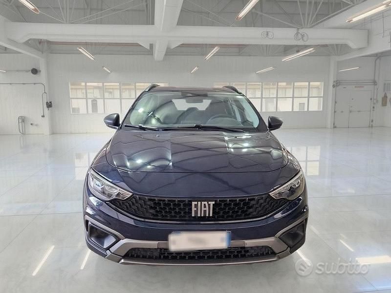 Usata Fiat Tipo Cross 130 CV (95 kW) 2022 Blu Berlina