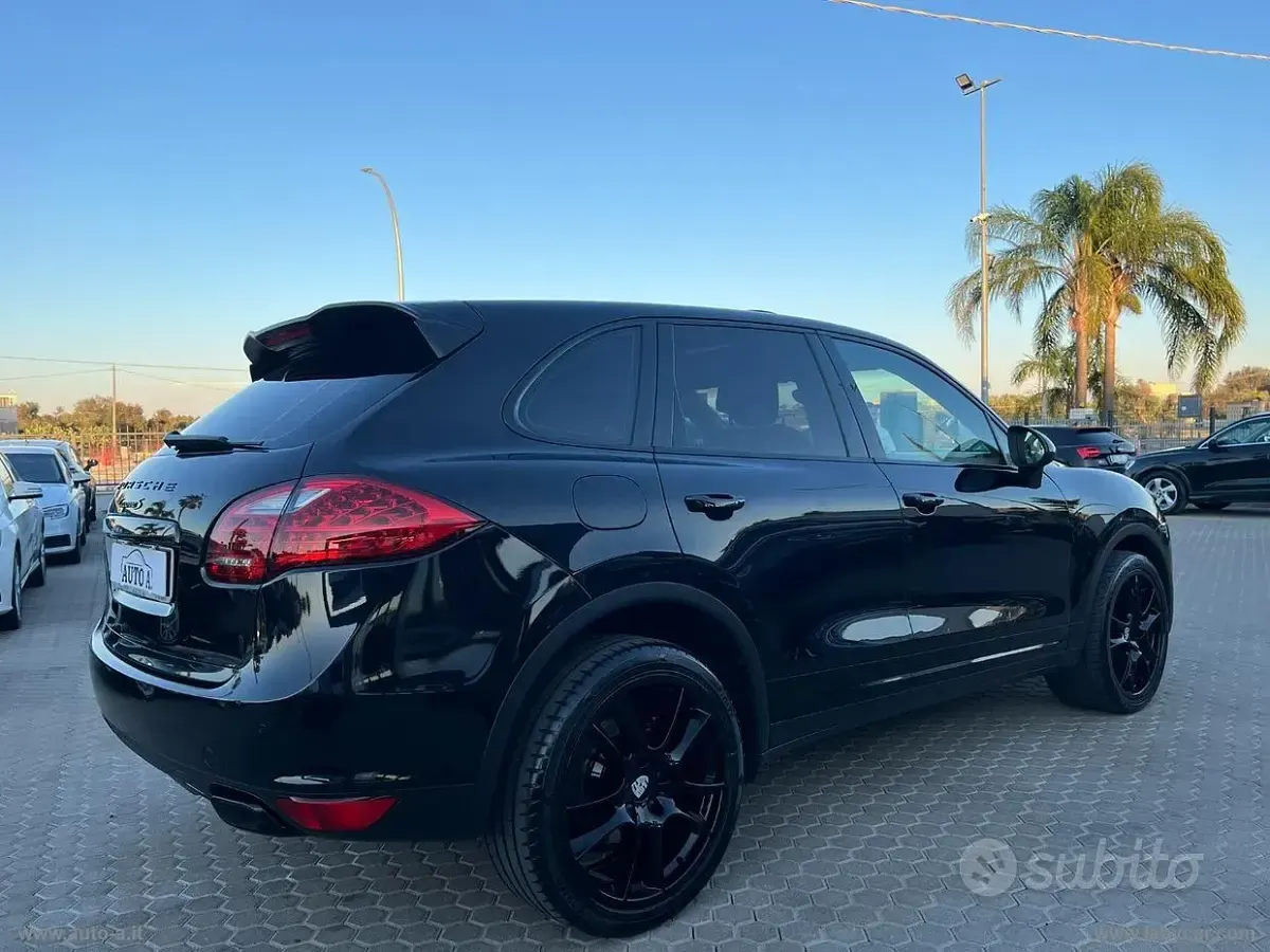 Usata Porsche Cayenne 240 CV (176 kW) 2010 Nero SUV