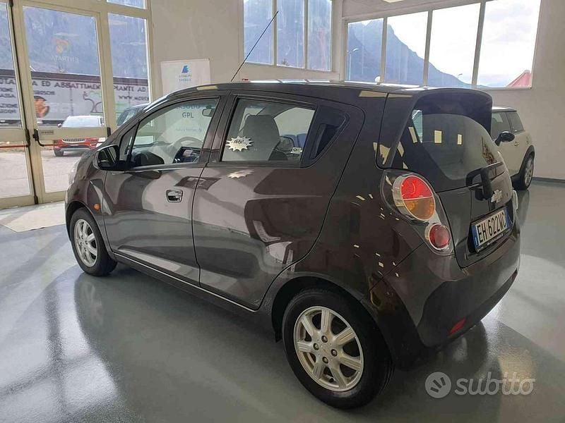 Usata Chevrolet Spark LS 68 CV (50 kW) 2011 Marrone Utilitaria
