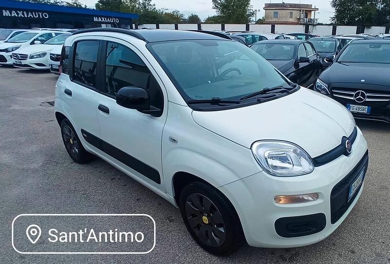 Bianco Usata 2014 Fiat Panda Young Tre volumi | 6700 € (Buon prezzo) - Immagine 1/4
