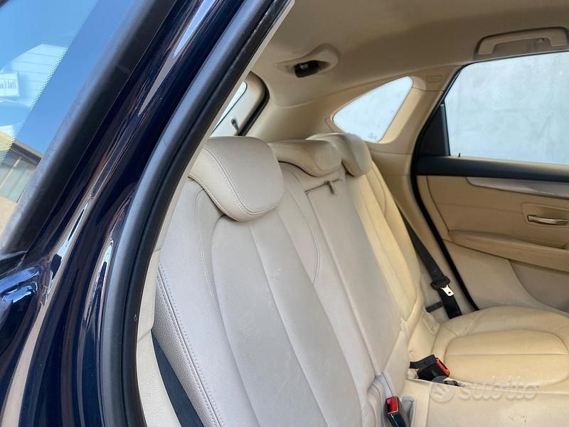 Usata BMW 218 Advantage 150 CV (110 kW) 2016 Blu Berlina