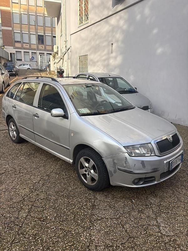 Usata Skoda Fabia 75 CV (55 kW) 2006 Argento Station wagon