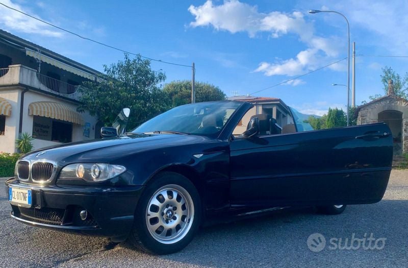 Usata BMW 318 Cabriolet Efficient Dynamics 143 CV (105 kW) 2004 Nero Cabrio
