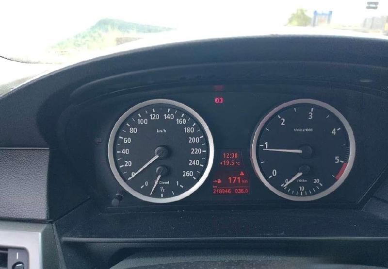 Usata BMW 520 163 CV (119 kW) 2005 Argento Berlina