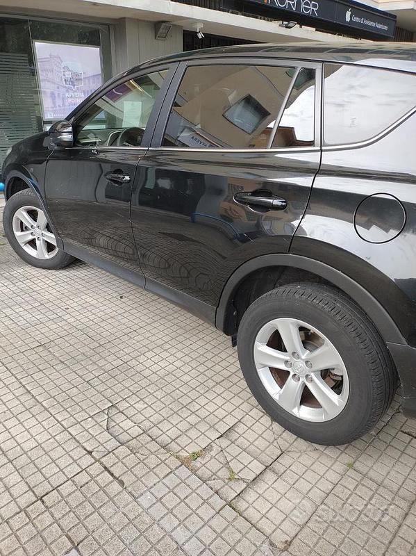 Usata Toyota RAV4 152 CV (111 kW) 2013 Nero SUV