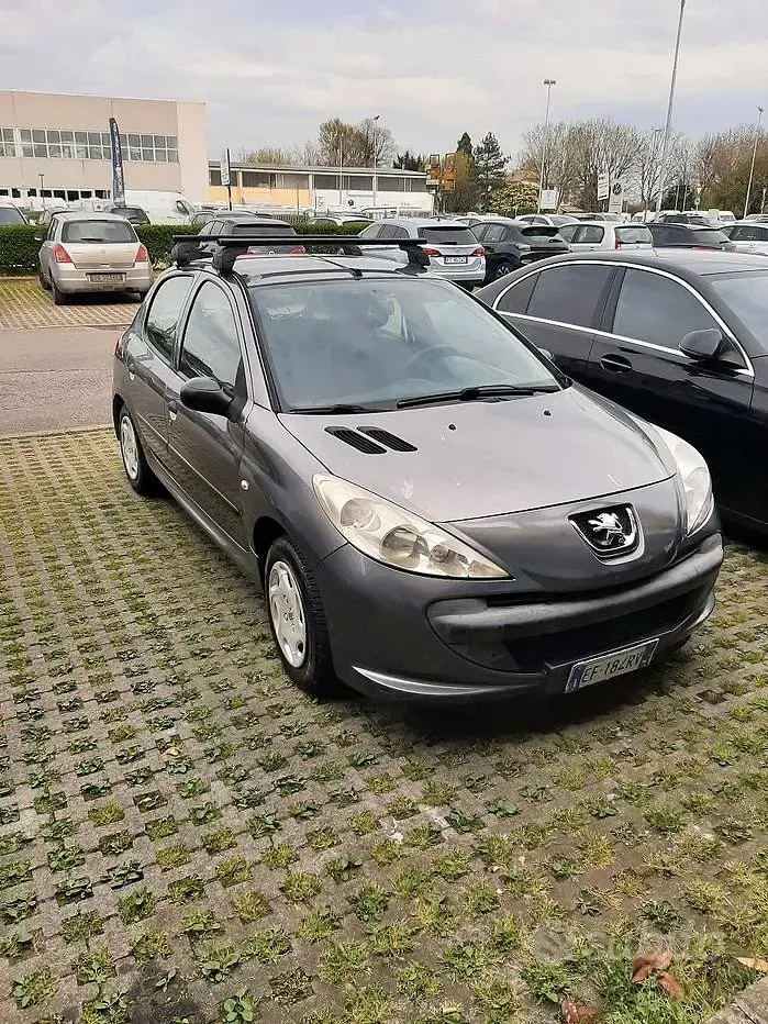 Usata Peugeot 206 60 CV (44 kW) 2010 Berlina