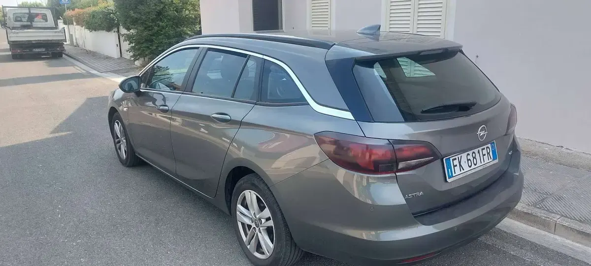 Usata Opel Astra Business 110 CV (80 kW) 2017 Grigio Station wagon