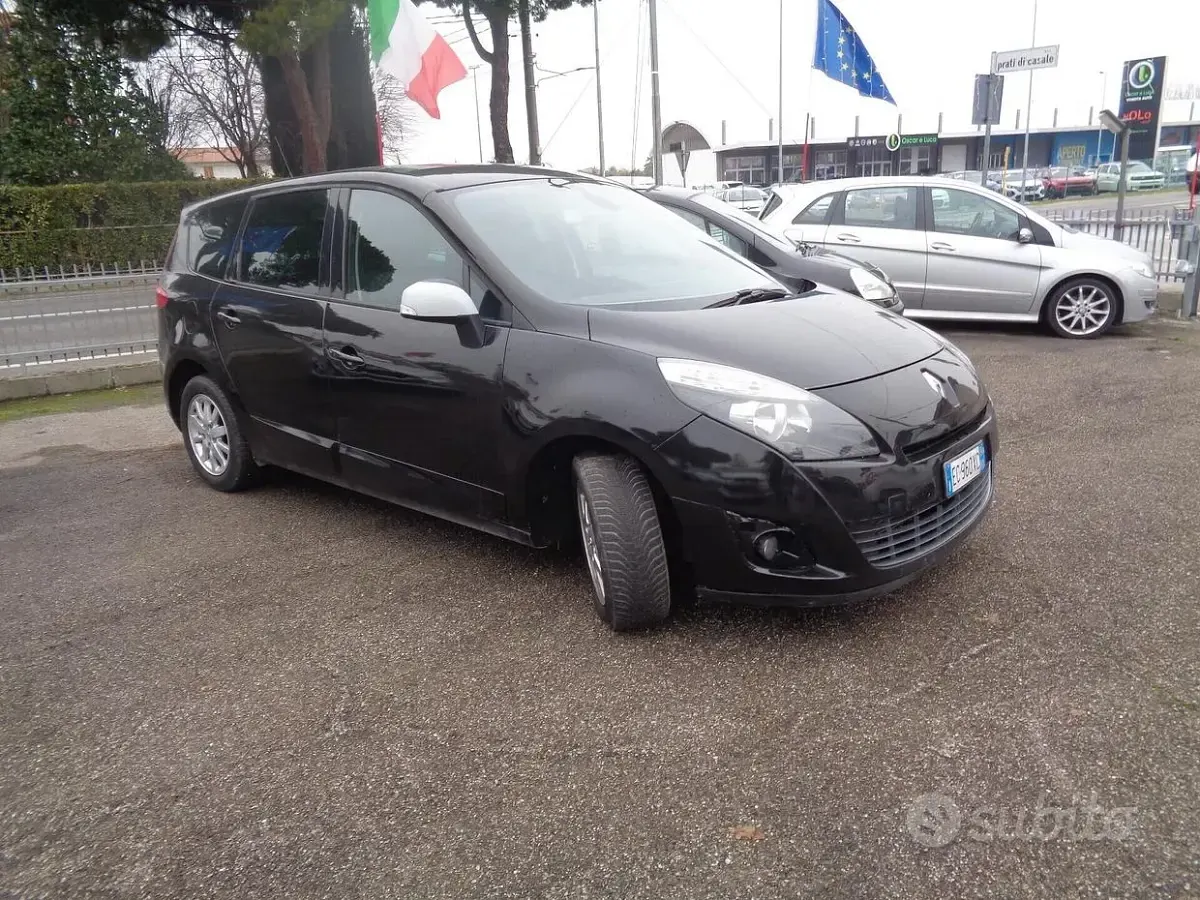 Usata Renault Scénic 110 CV (80 kW) 2010 Nero Monovolume