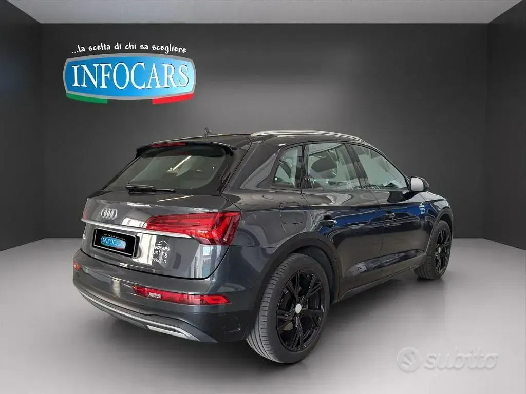 Usata Audi Q5 Business 163 CV (119 kW) 2022 Grigio scuro metallizzato SUV
