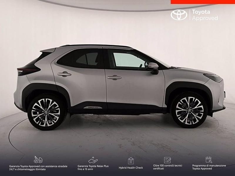 Usata Toyota Yaris Cross Lounge 116 CV (85 kW) 2024 Argento SUV