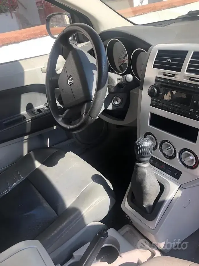 Usata Dodge Caliber 140 CV (102 kW) 2006 Grigio Utilitaria