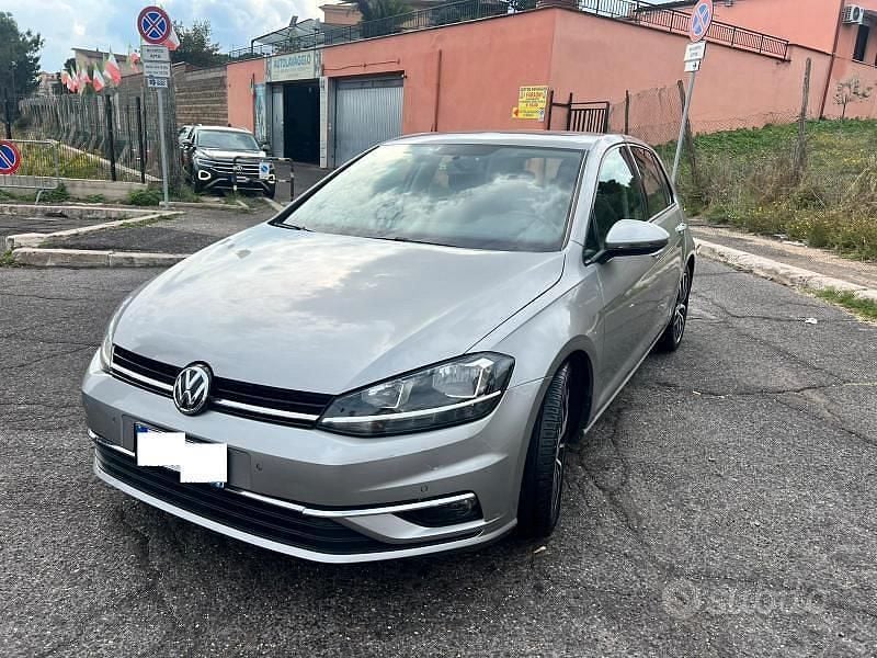 Grigio Usata 2017 VW Golf Tre volumi | 10.200 € (Super prezzo) - Immagine 1/4