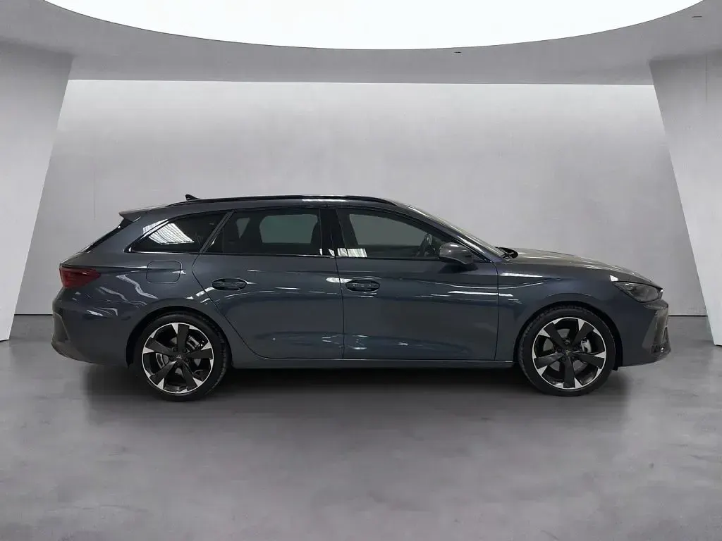 Usata Cupra Leon 150 CV (110 kW) 2025 Vari colori / pastello Station wagon