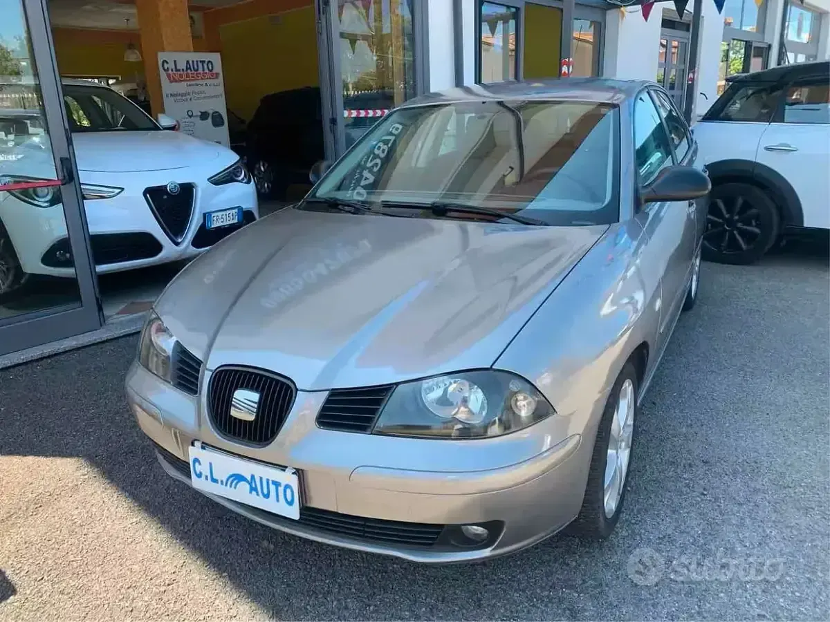 Usata Seat Ibiza 64 CV (47 kW) 2002 Grigio Utilitaria