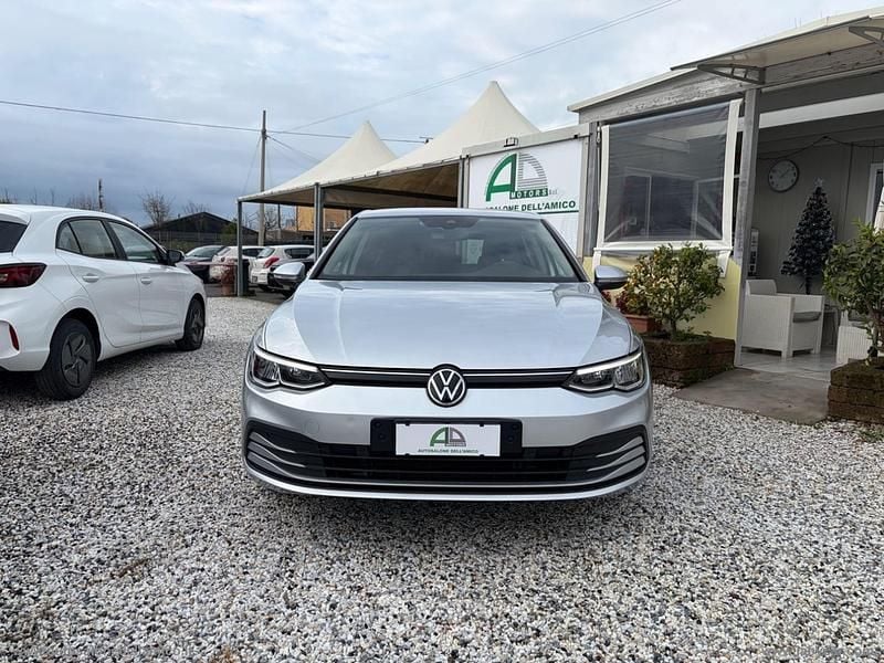 Usata VW Golf VIII Life 116 CV (85 kW) 2020 Argento Berlina