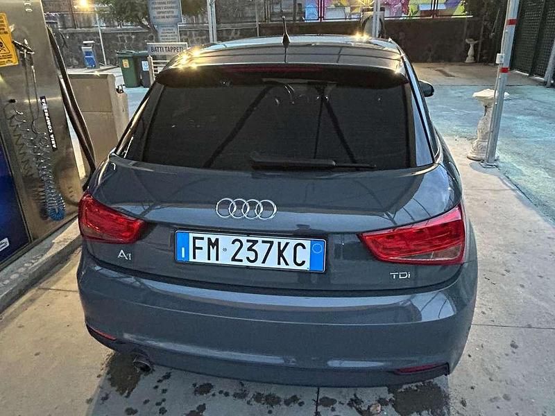 Usata Audi A1 Sportback Ambiente 90 CV (66 kW) 2016 Grigio Utilitaria