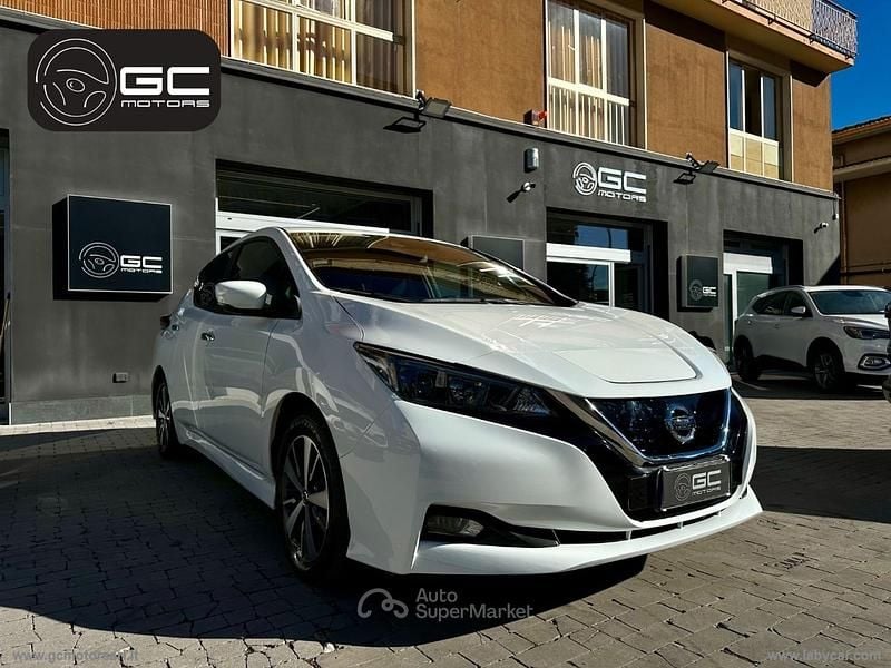 Usata Nissan Leaf Acenta 89 kW (122 CV) 2021 Bianco Utilitaria