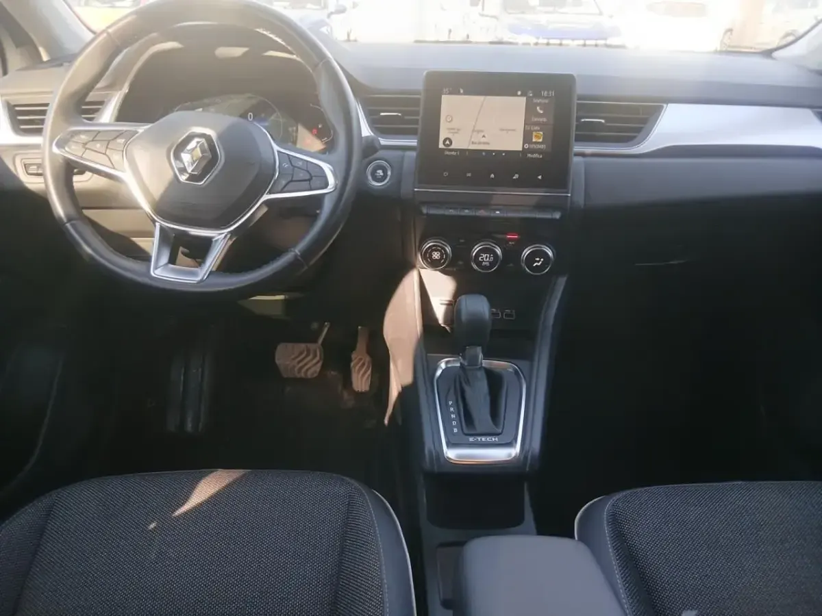 Usata Renault Captur Techno 145 CV (106 kW) 2023 Grigio SUV