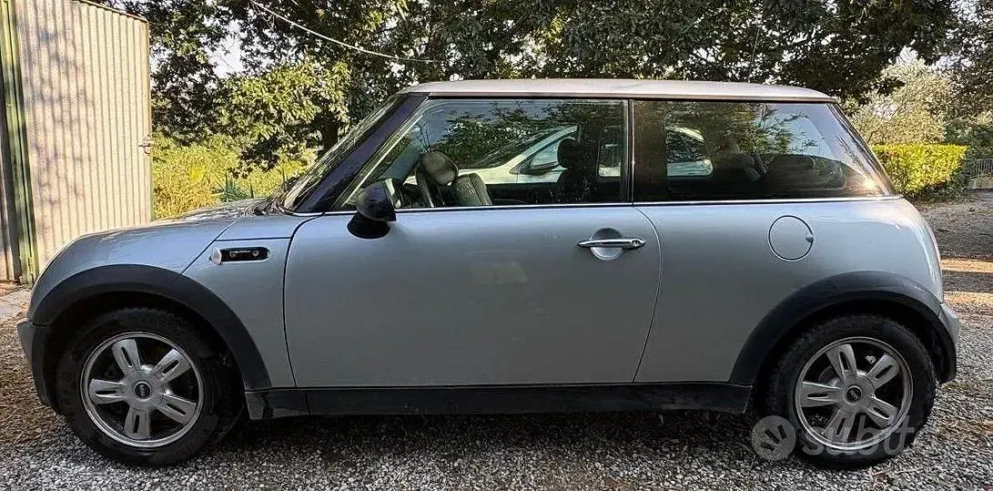 Usata Mini ONE 90 CV (66 kW) 2005 Grigio Utilitaria