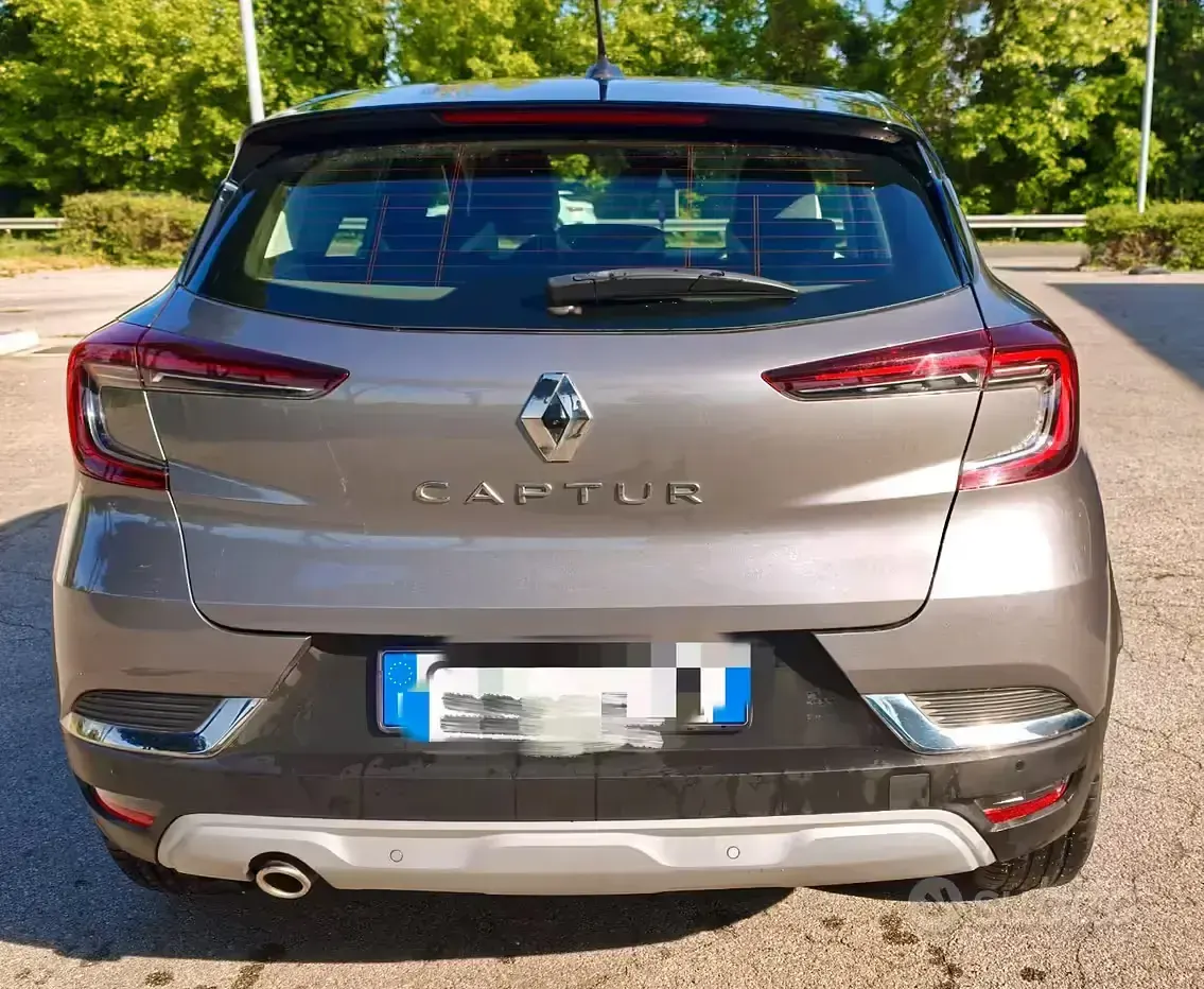 Usata Renault Captur Intens 101 CV (74 kW) 2020 Grigio SUV