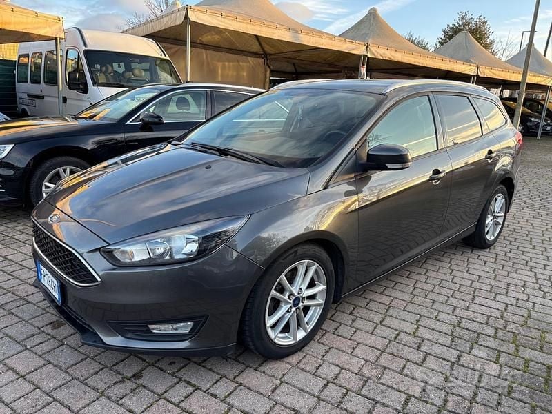Usata Ford Focus S 120 CV (88 kW) 2018 Grigio Station wagon