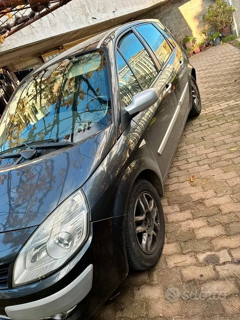Usata Renault Scenic E-Tech 106 CV (77 kW) 2008 Nero Monovolume