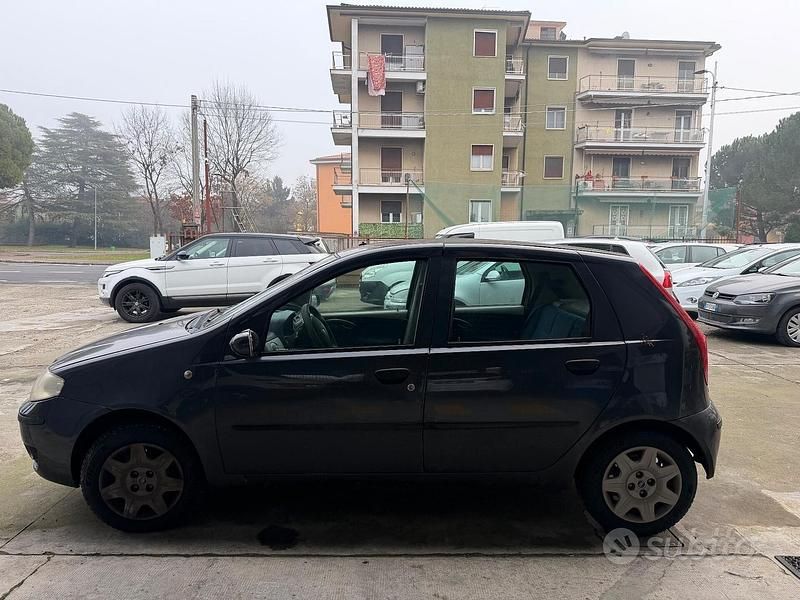 Usata Fiat Punto Dynamic 60 CV (44 kW) 2003 Grigio Utilitaria