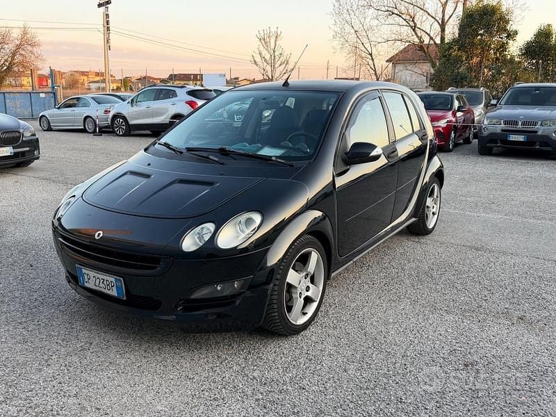 Usata Smart ForFour Passion 95 CV (69 kW) 2004 Nero Utilitaria