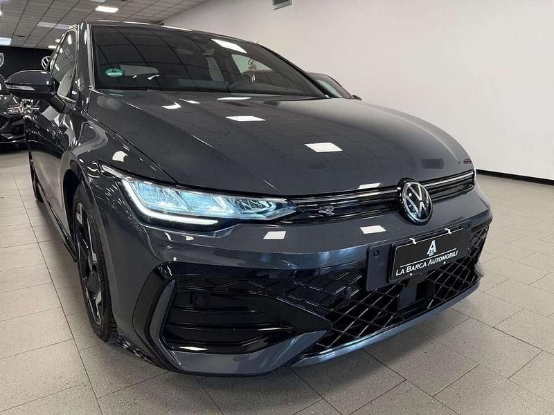 Usata VW Golf VIII R-line 150 CV (110 kW) 2025 Grigio Berlina