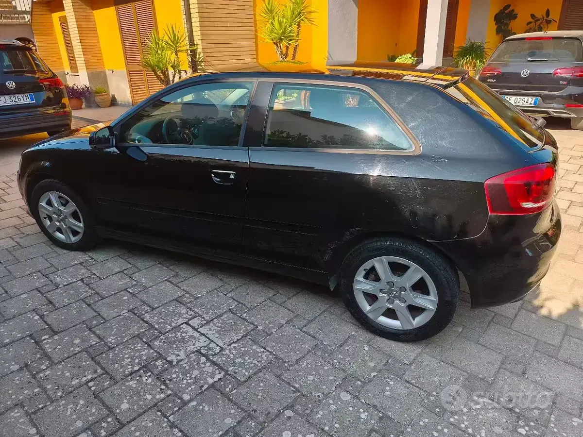Usata Audi A3 Young 90 CV (66 kW) 2011 Nero Utilitaria