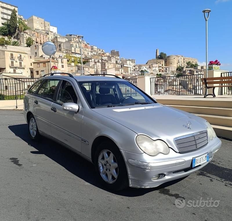 Grigio Usata 2001 Mercedes C220 Elegance Station wagon | 1800 € (Buon prezzo) - Immagine 1/4