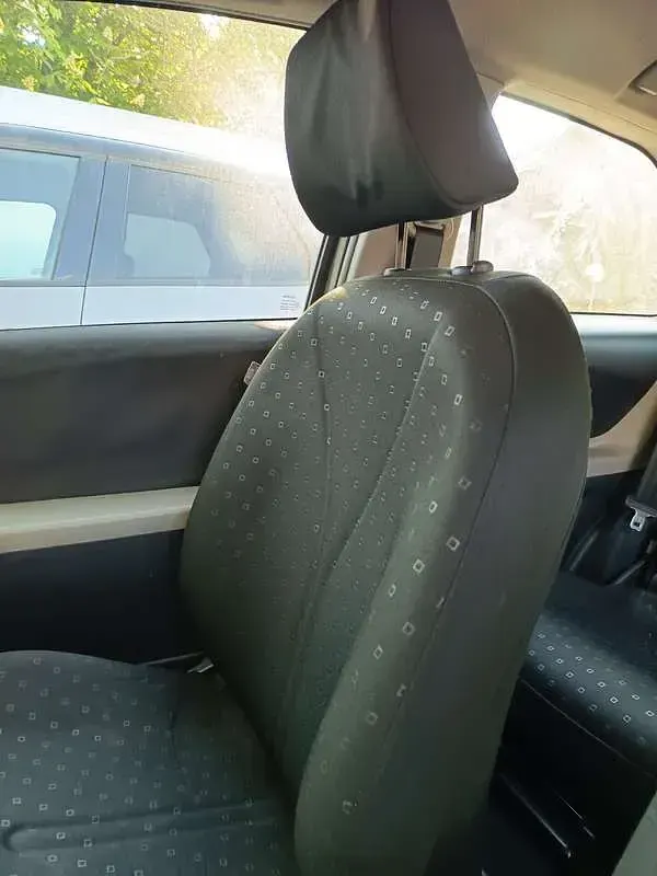 Usata Toyota Yaris Sol 65 CV (47 kW) 2007 Utilitaria