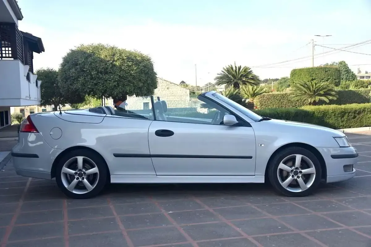 Usata Saab 9-3 Cabriolet Vector 150 CV (110 kW) 2006 Argento Cabrio
