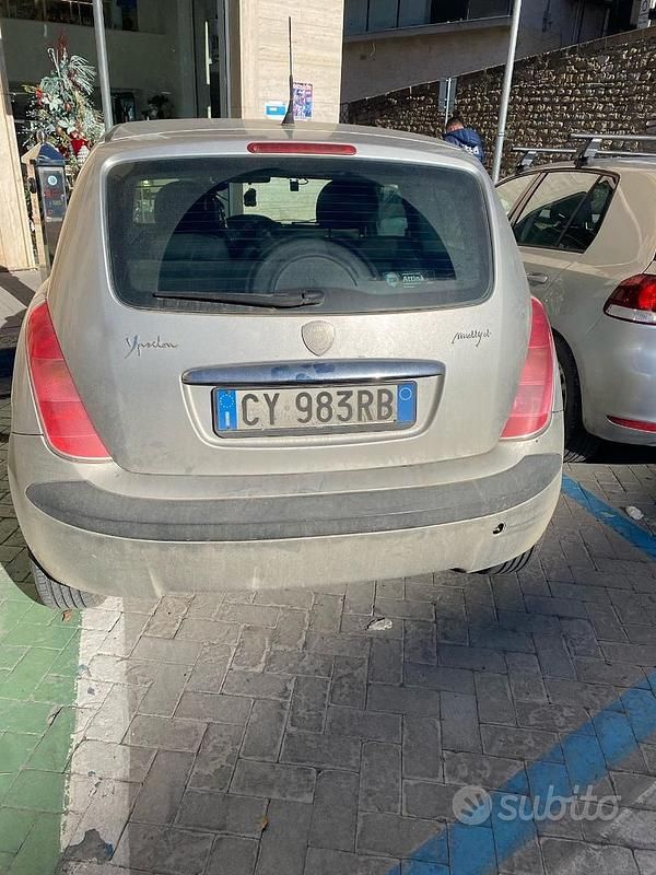 Usata Lancia Ypsilon 75 CV (55 kW) 2006 Grigio Utilitaria
