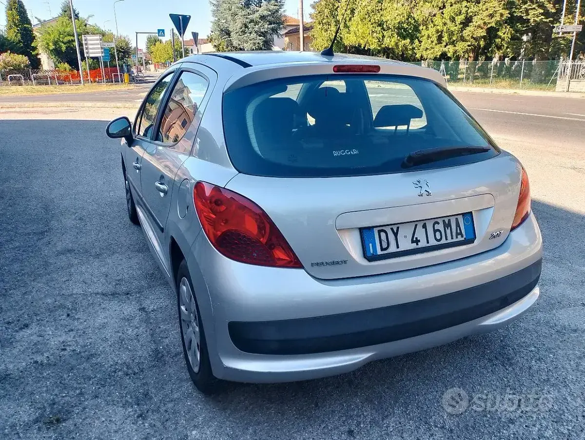 Usata Peugeot 207 88 CV (64 kW) 2009 Berlina