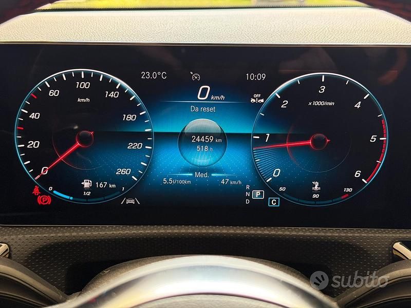 Begagnad Mercedes CLA200 Executive 163 HK (119 kW) 2024 Grå Sportkupé