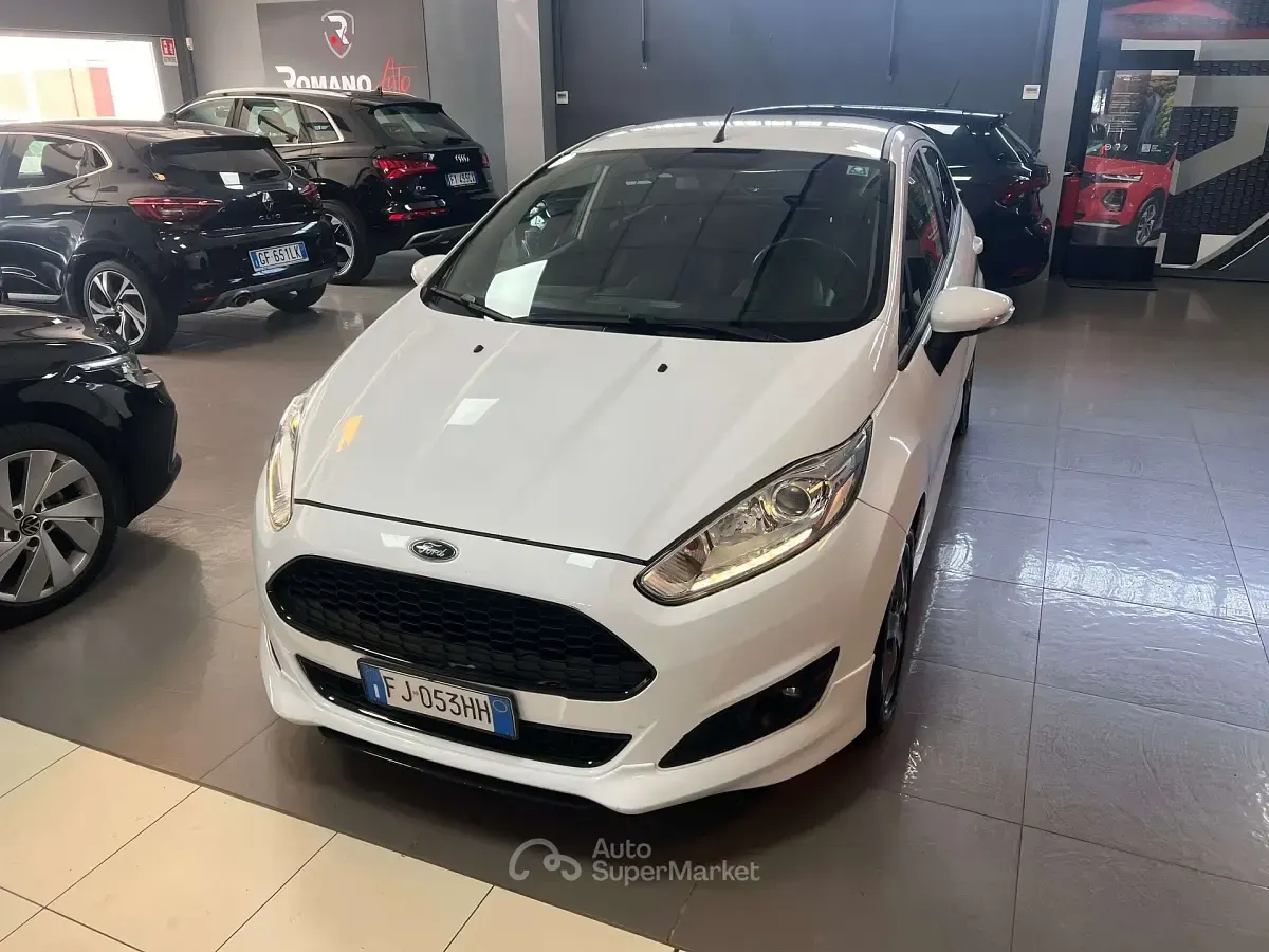 Usata Ford Fiesta ST-Line 75 CV (55 kW) 2017 Bianco Utilitaria