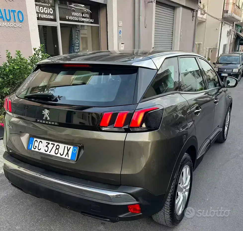 Usata Peugeot 3008 Business-Line 131 CV (96 kW) 2020 Verde SUV