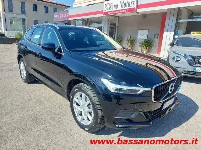 Usata Volvo XC60 Momentum 197 CV (144 kW) 2020 Nero metallizzato SUV