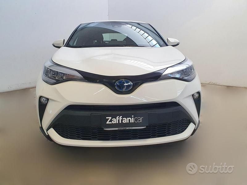 Usata Toyota C-HR Active 98 CV (72 kW) 2023 Bianco SUV