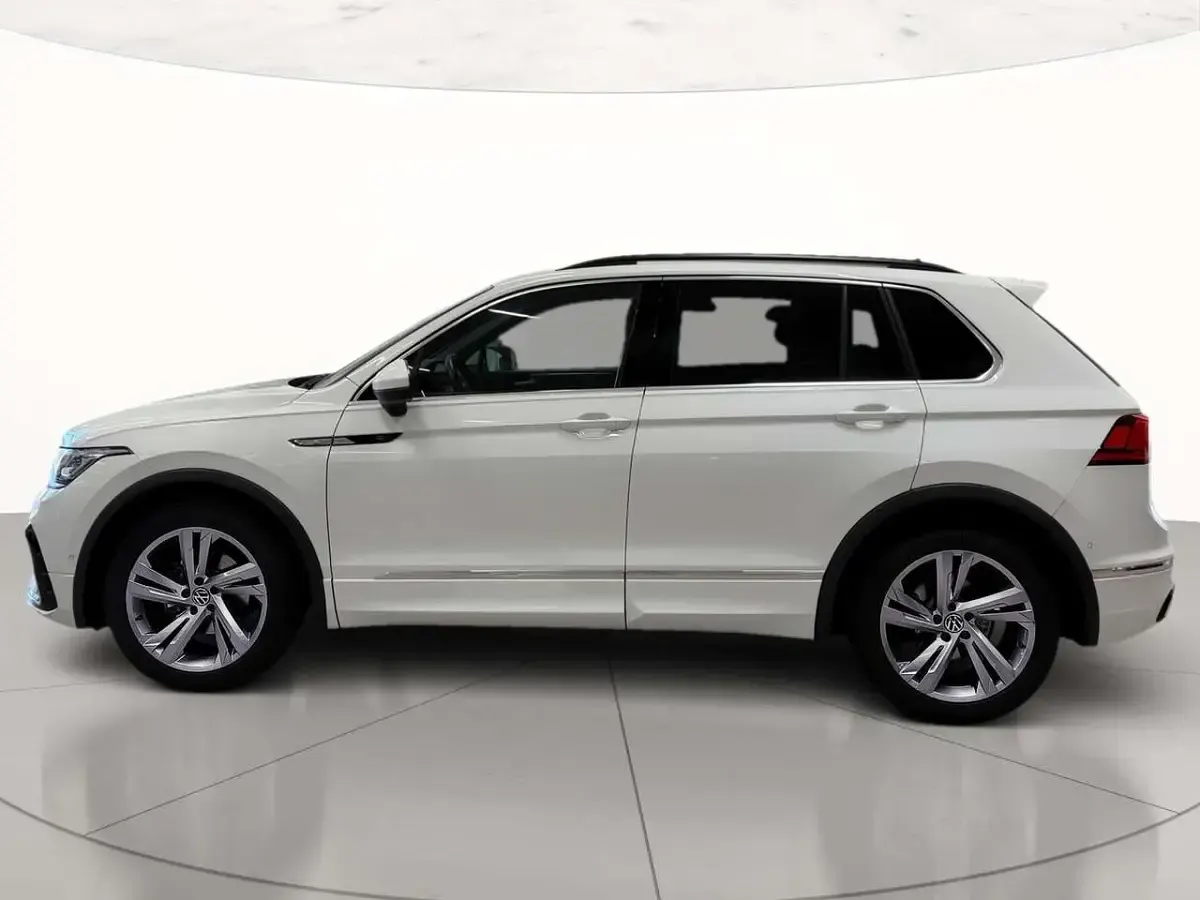 Usata VW Tiguan R-line 150 CV (110 kW) 2022 Pure white SUV
