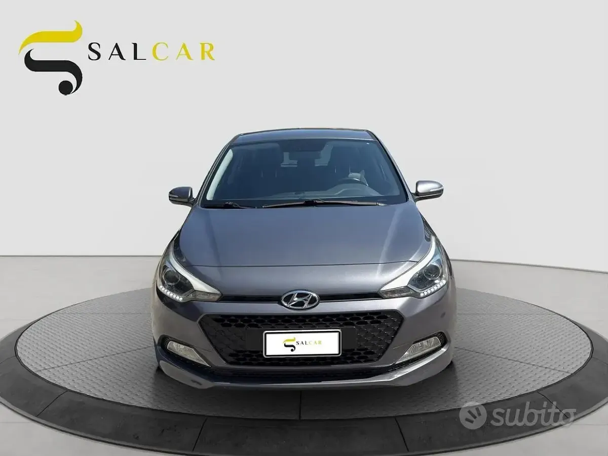 Usata Hyundai i20 75 CV (55 kW) 2017 Grigio Berlina
