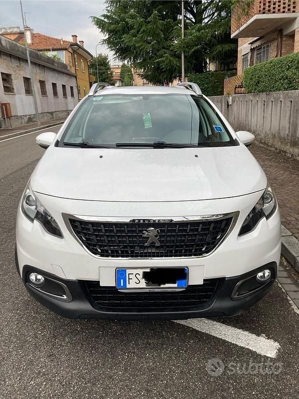 Usata Peugeot 2008 Active 83 CV (61 kW) 2018 Bianco SUV