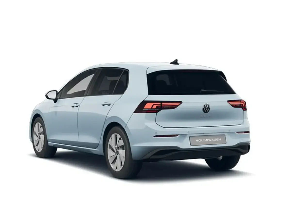 Nuova VW Golf VIII Edition 150 CV (110 kW) 2026 Crystal ice blue metallizzato Berlina