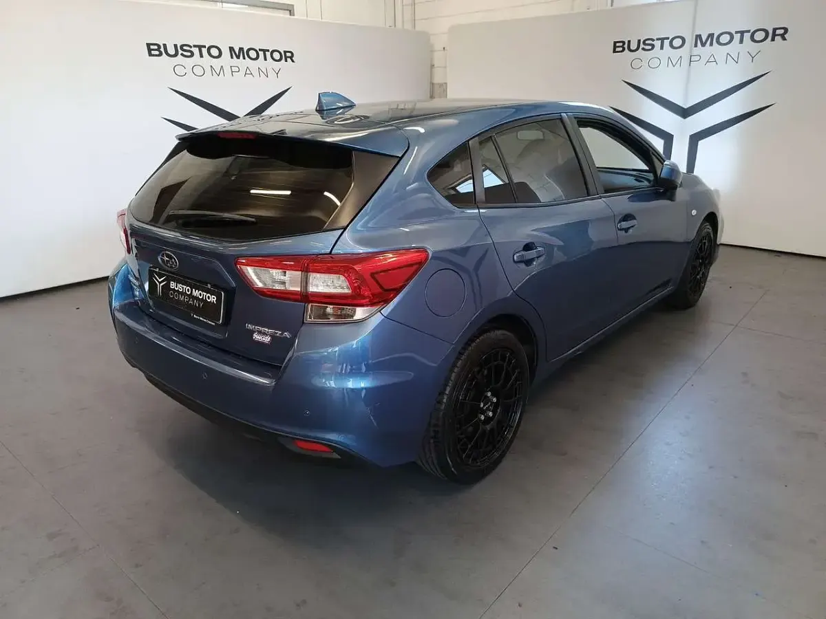 Usata Subaru Impreza Style 114 CV (83 kW) 2018 Blu/azzurro Berlina