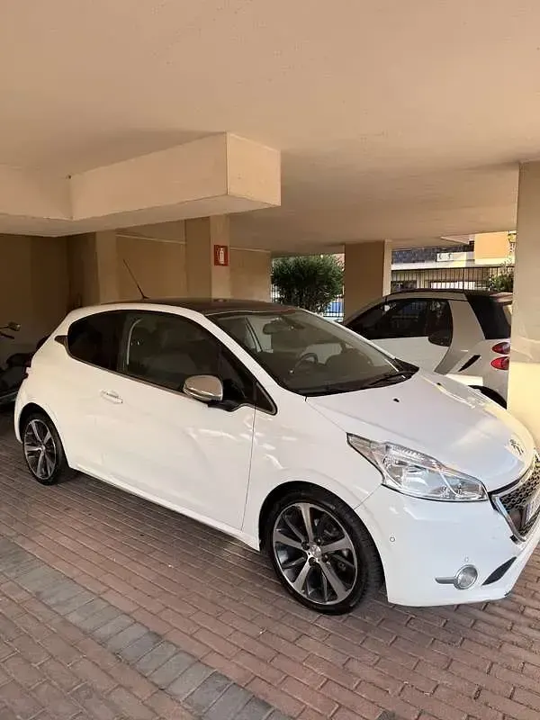 Usata Peugeot 208 S 92 CV (67 kW) 2015 Utilitaria